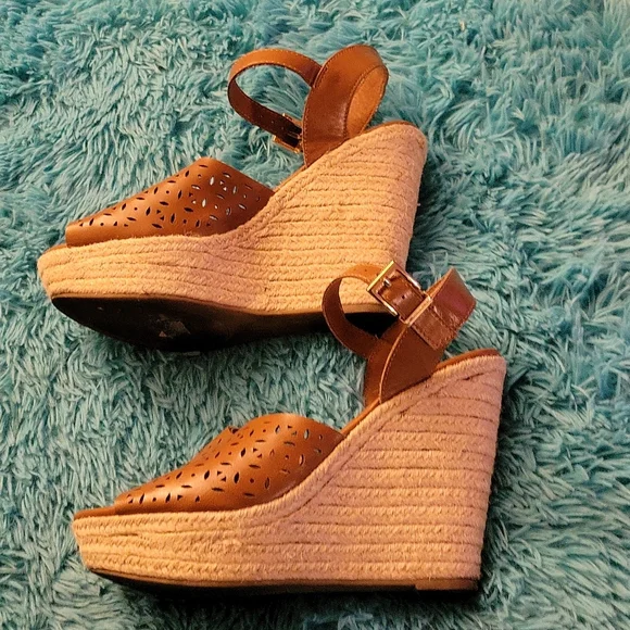 Black Rivet wedges - Picture 2 of 9